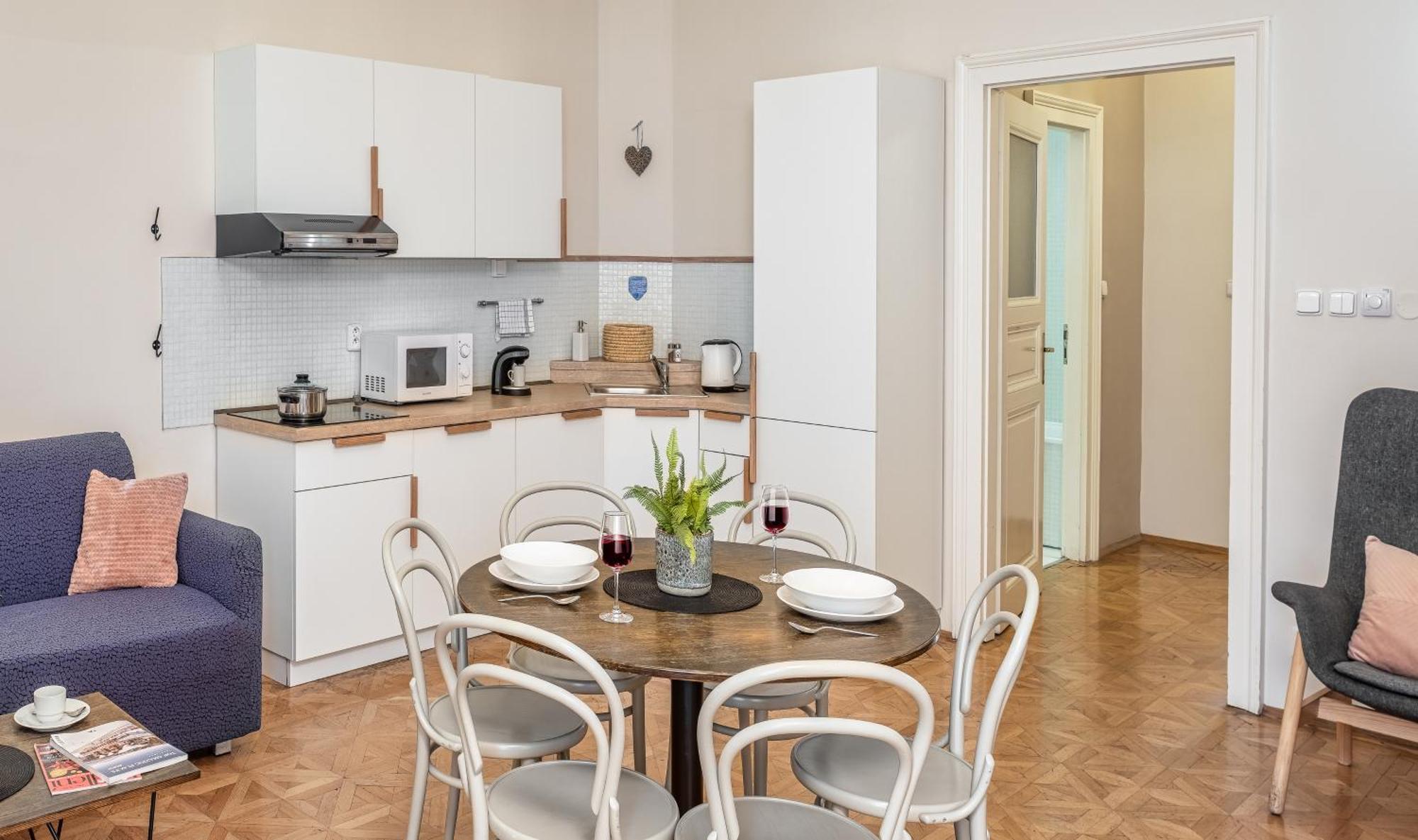 ซิกซ์ คอนติเนนตัล Apartment ปราก ภายนอก รูปภาพ
