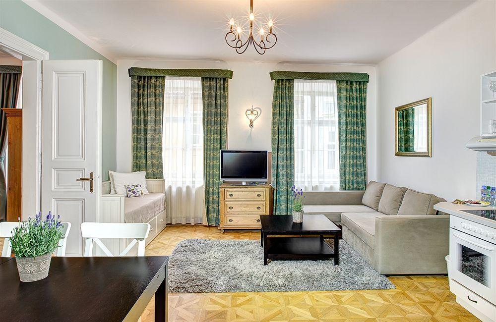 ซิกซ์ คอนติเนนตัล Apartment ปราก ภายนอก รูปภาพ